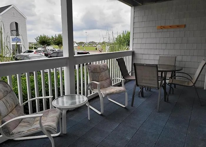 Hidden Harbour 2br 2ba - Bayside With Pool, Steps To And Northside Park! *