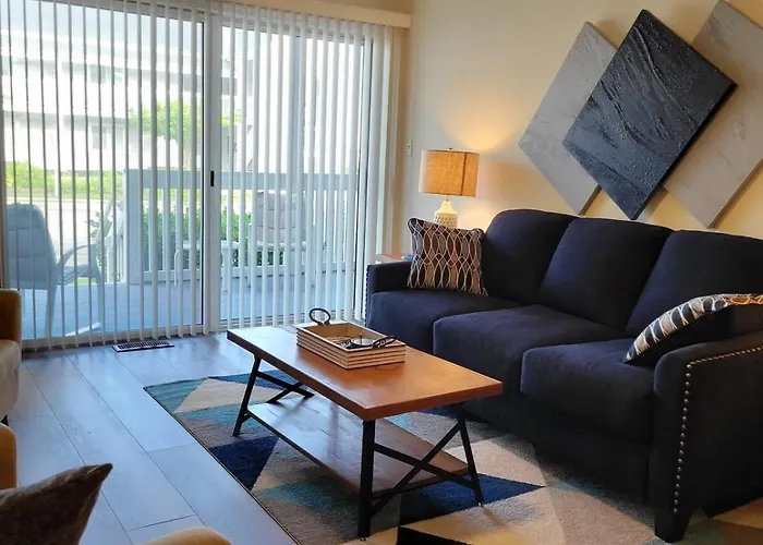 Hidden Harbour 2br 2ba - Bayside With Pool, Steps To And Northside Park! Apartment *